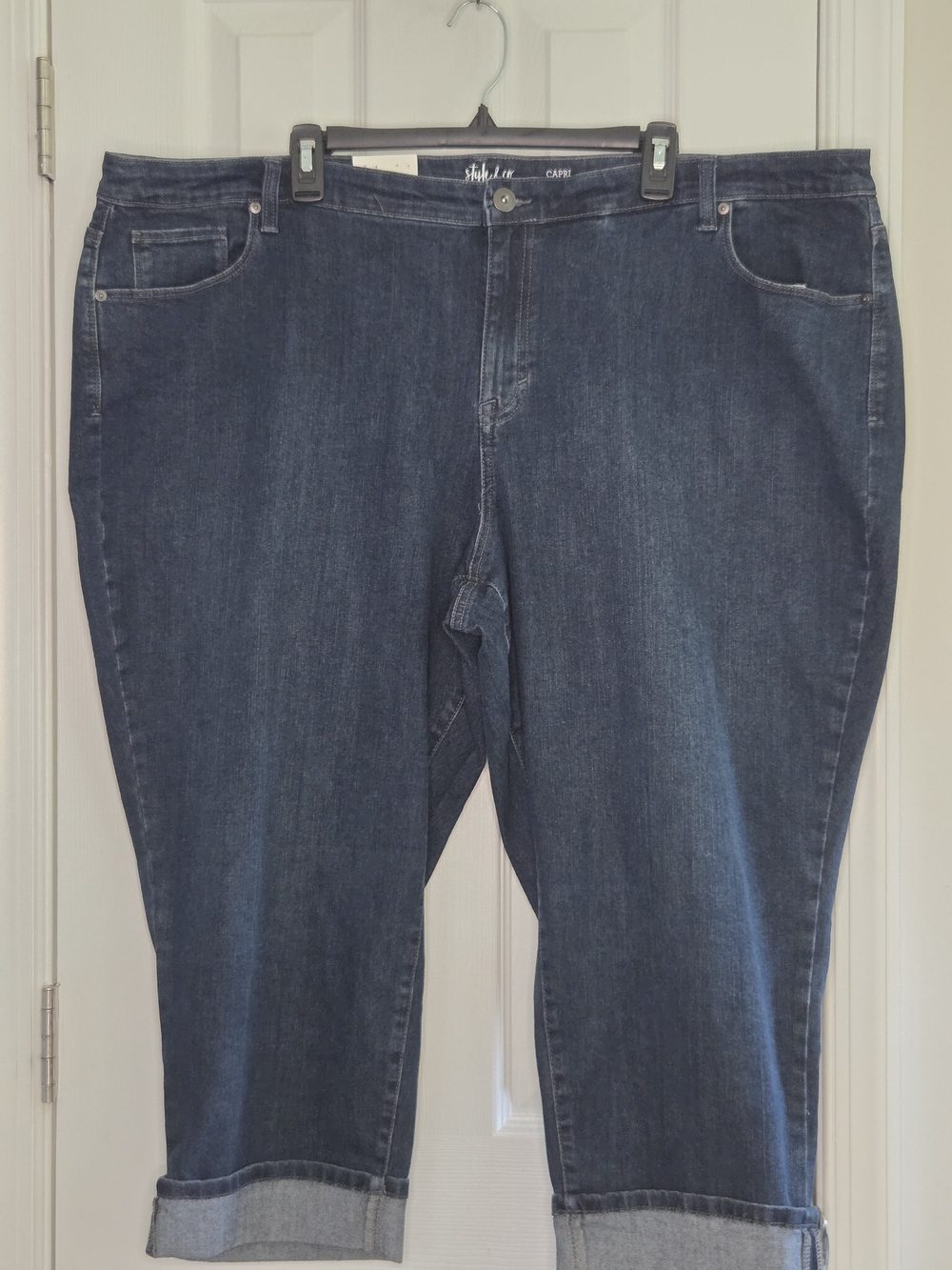 Style & Co Mid-Rise Dark Wash Capri Jeans